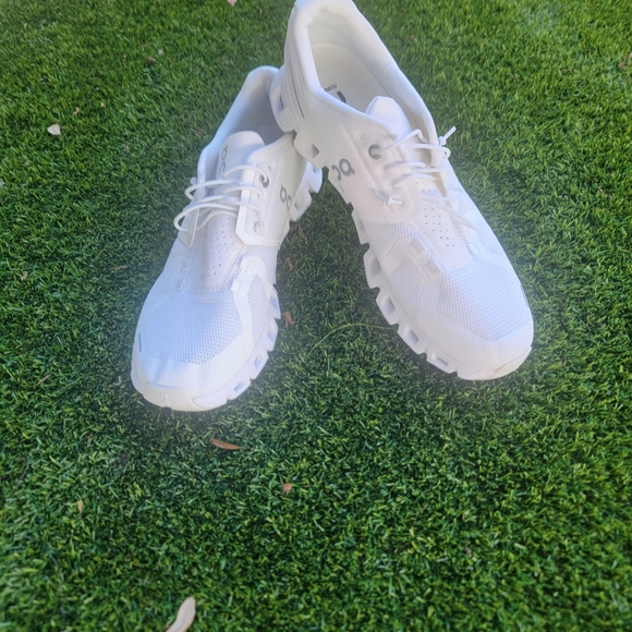 On Cloud 5 Women's Athletic White Running Sneakers Size 9.5 - Picture 5 of 16